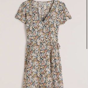 Abercrombie Short-Sleeve Ruffle Wrap Mini Dress floral
